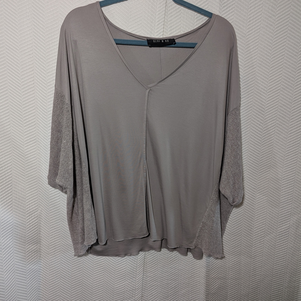 Ozai n Ku Taupe  Grey V-Neck Top Est Medium to Large Lagenlook Oversized Neutral